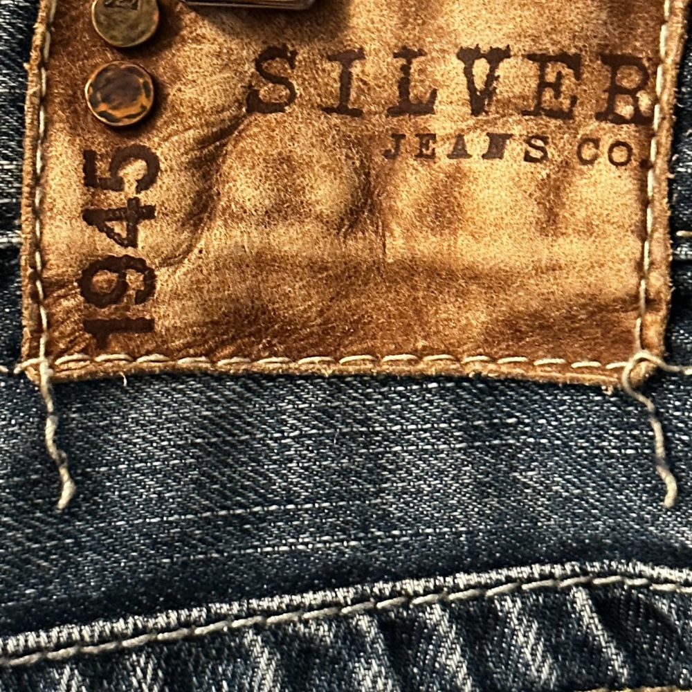 Silver 1945 men’s bootcut distressed denim blue jeans. Size 36x36 - Picture 9 of 10